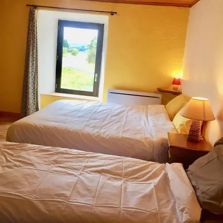 La Reine Des Pres بيت للعطل Chomelix